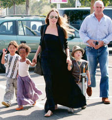 famiglia angelina jolie