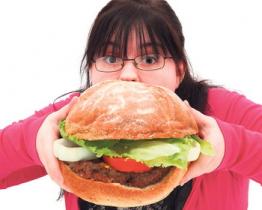 7 cause di eccesso di cibo