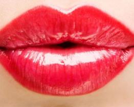 Labbra sensuali? È possibile! Con l'acido ialuronico