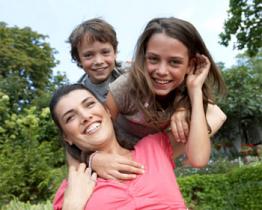 Le mamme con due figli sono le più sane