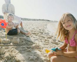 La dermatite nei bambini e la sabbia