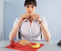 Cinque motivi per mangiare lentamente!