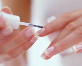 Manicure alla francese