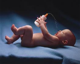 Il latte crudo va bene per i bambini?