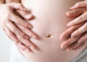 La gomma da masticare aiuta le donne a riprendersi dopo un cesareo!